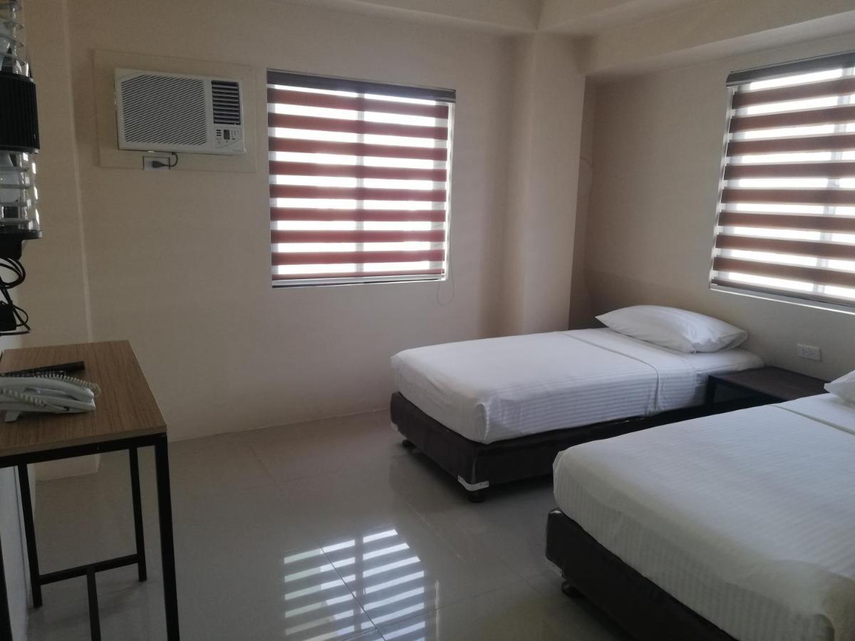 Eon Centennial Express Hotel Iloilo City Dış mekan fotoğraf